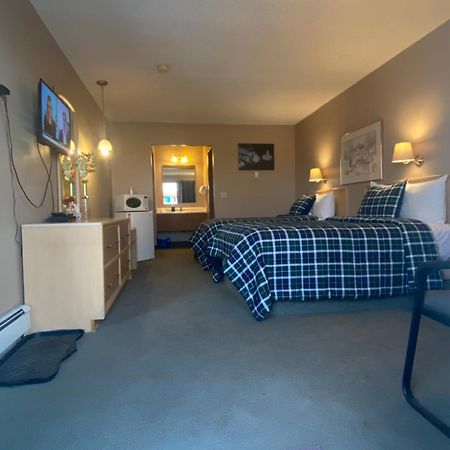 Ranchland Inn Nanton エクステリア 写真