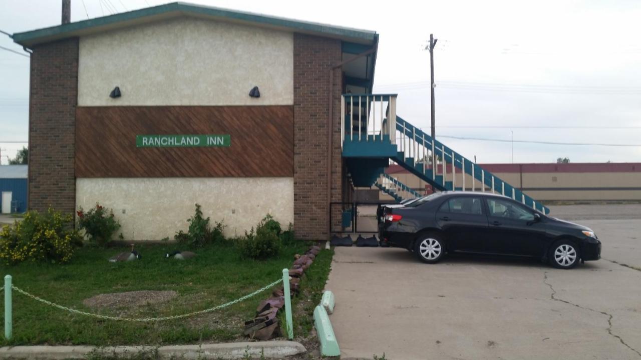 Ranchland Inn Nanton エクステリア 写真