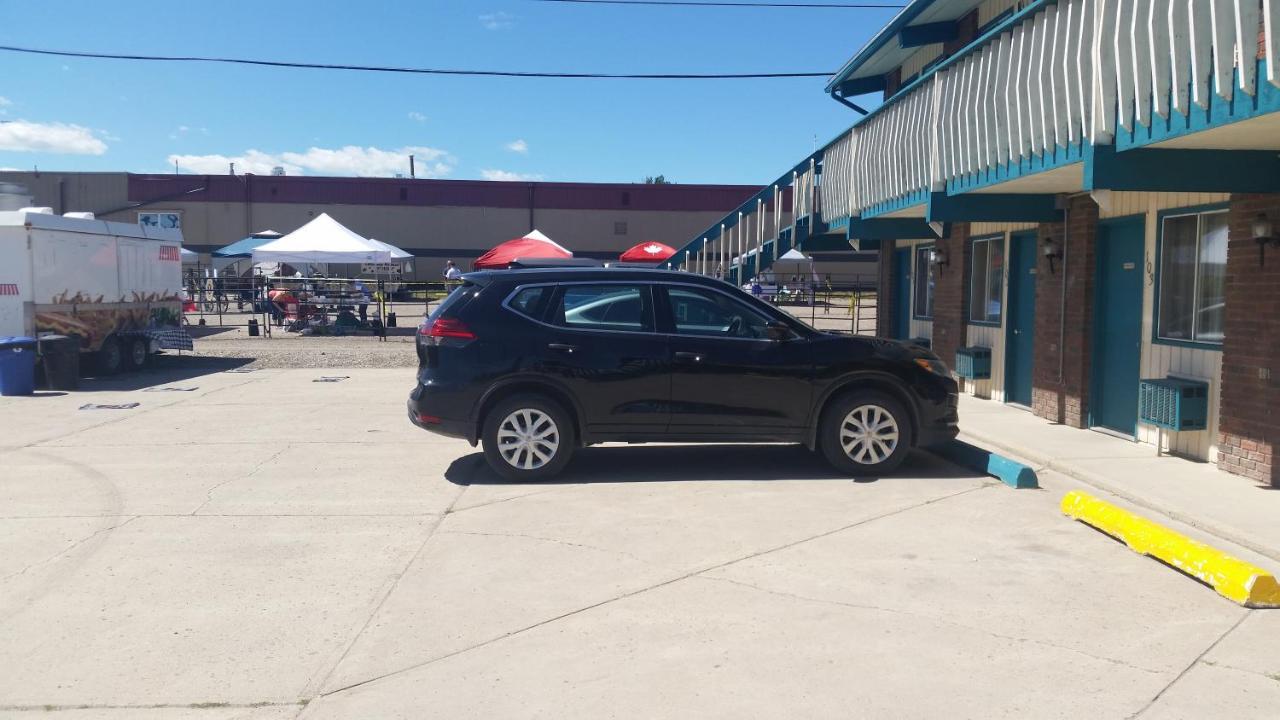 Ranchland Inn Nanton エクステリア 写真