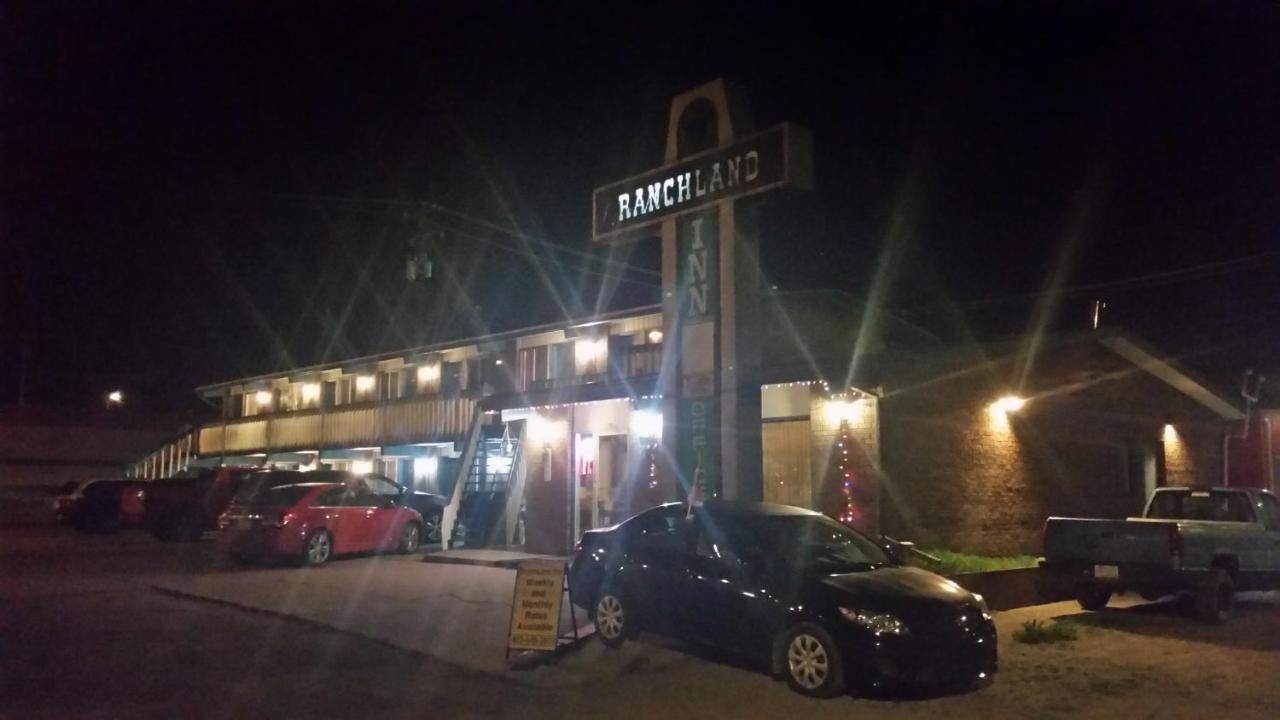 Ranchland Inn Nanton エクステリア 写真