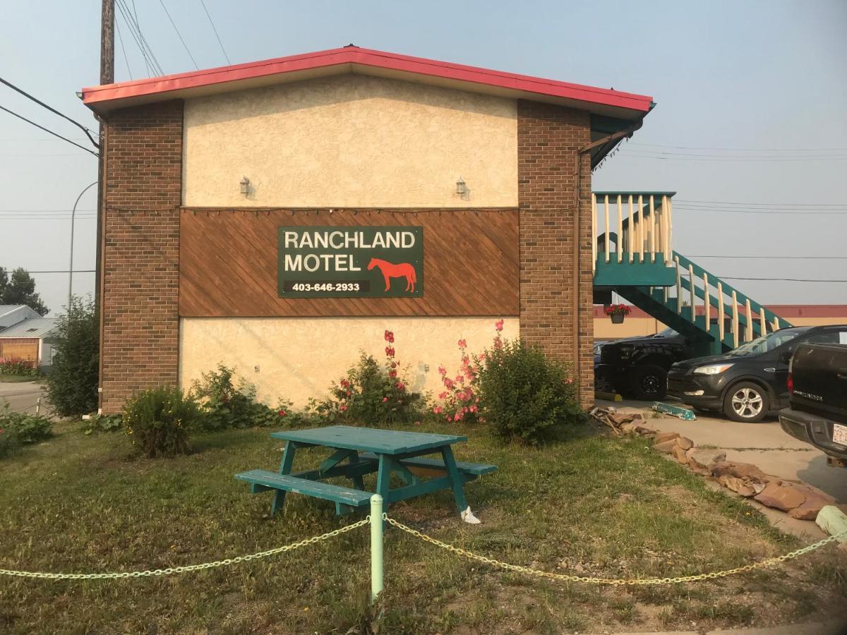 Ranchland Inn Nanton エクステリア 写真