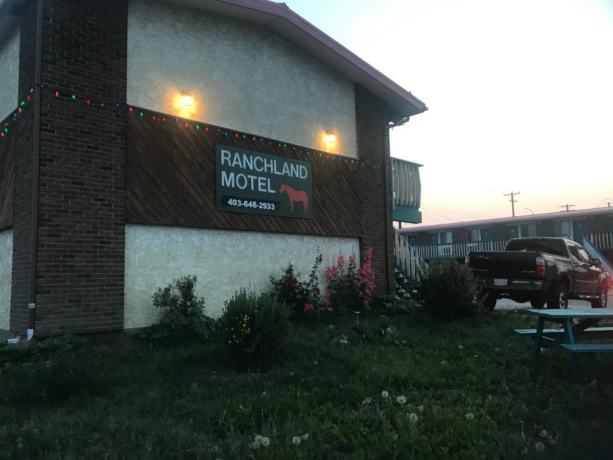 Ranchland Inn Nanton エクステリア 写真