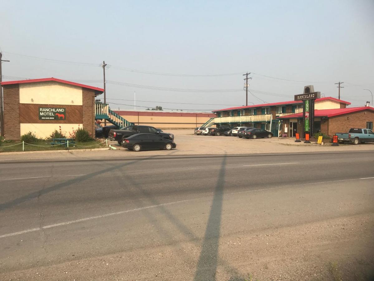 Ranchland Inn Nanton エクステリア 写真