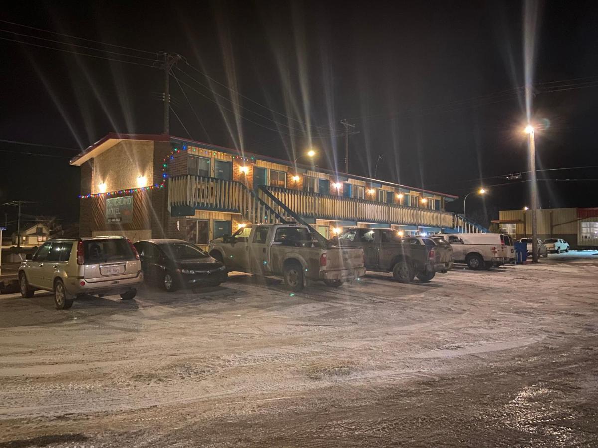 Ranchland Inn Nanton エクステリア 写真