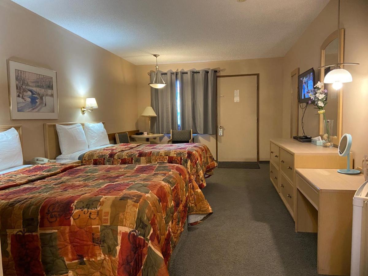 Ranchland Inn Nanton エクステリア 写真