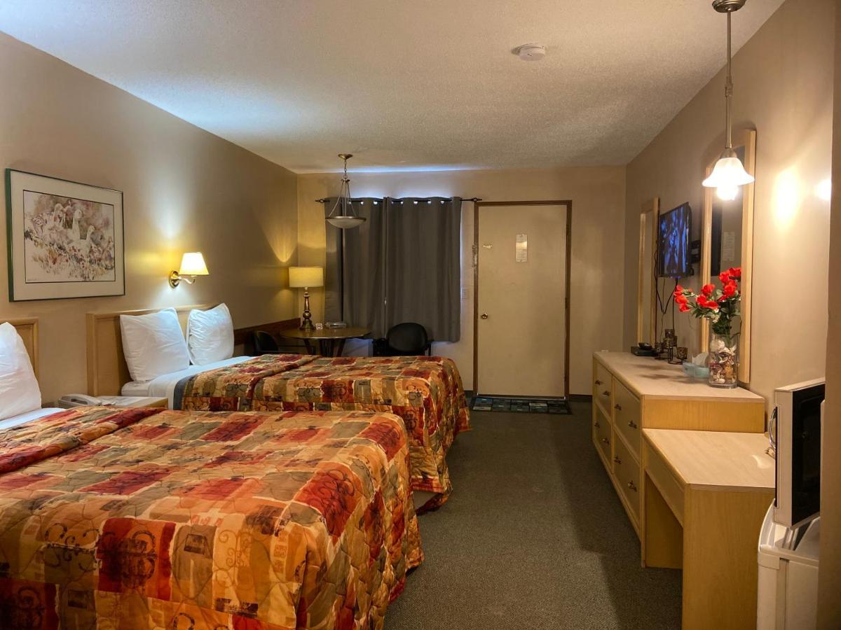 Ranchland Inn Nanton エクステリア 写真