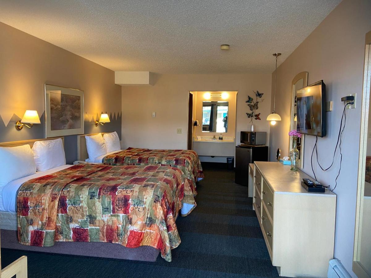 Ranchland Inn Nanton エクステリア 写真