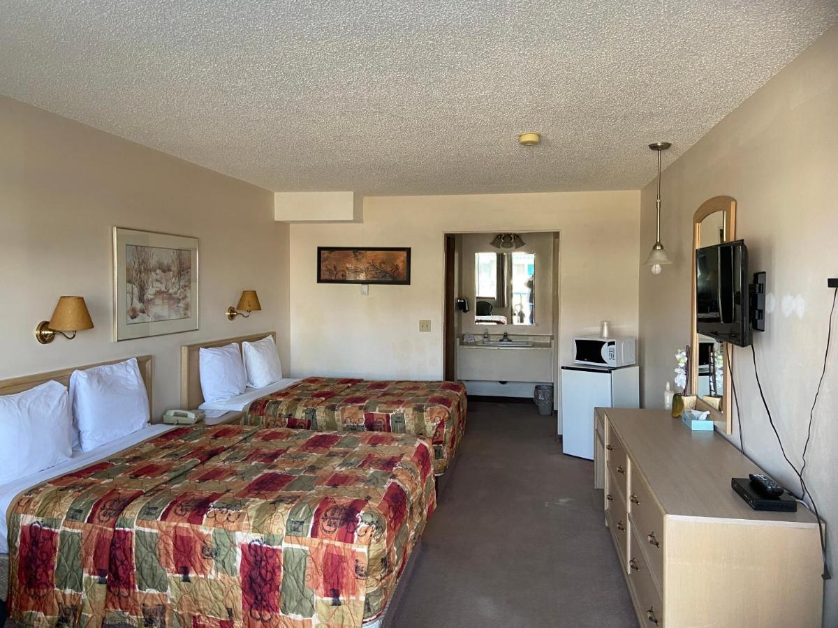 Ranchland Inn Nanton エクステリア 写真