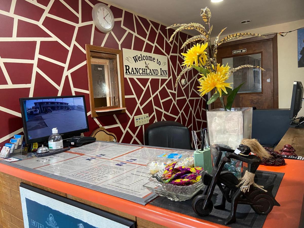 Ranchland Inn Nanton エクステリア 写真