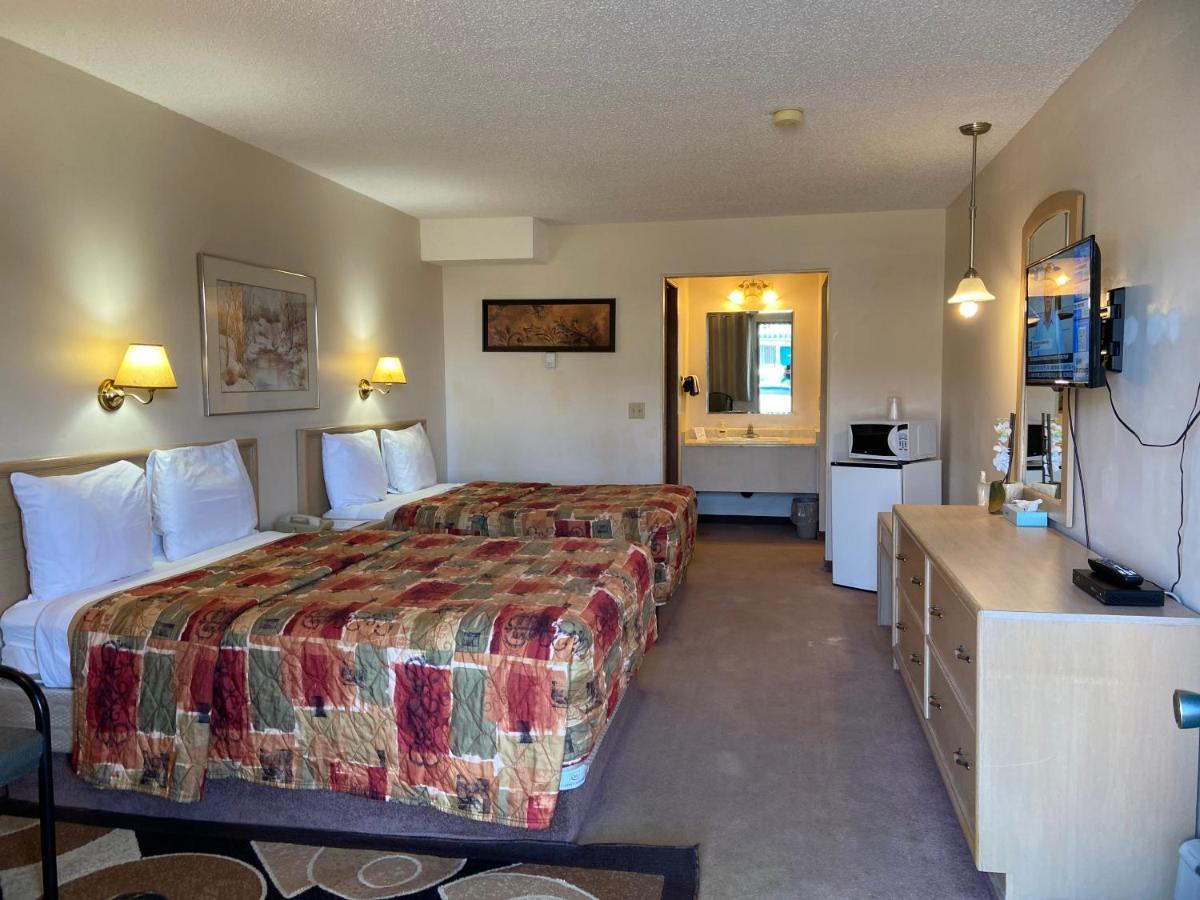 Ranchland Inn Nanton エクステリア 写真