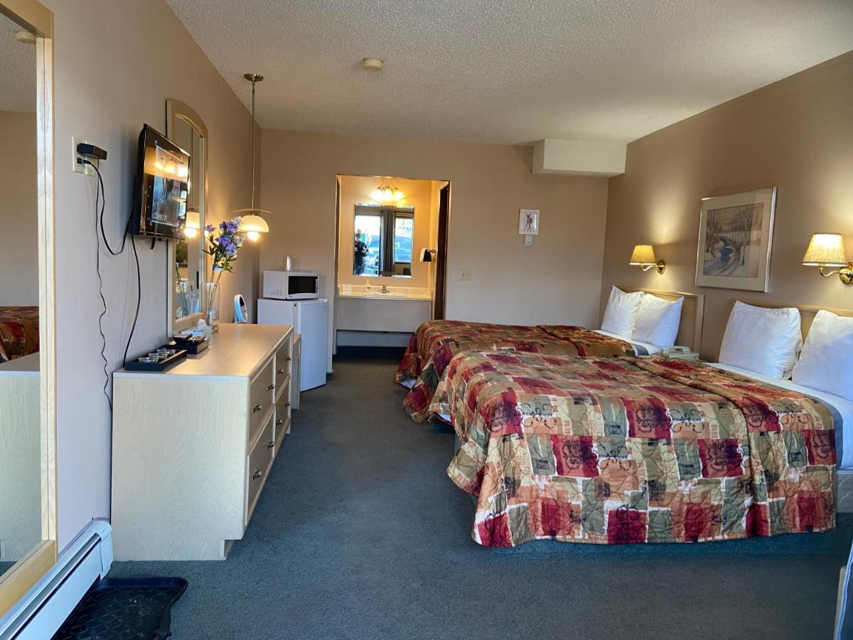 Ranchland Inn Nanton エクステリア 写真
