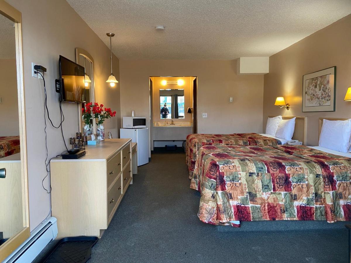 Ranchland Inn Nanton エクステリア 写真