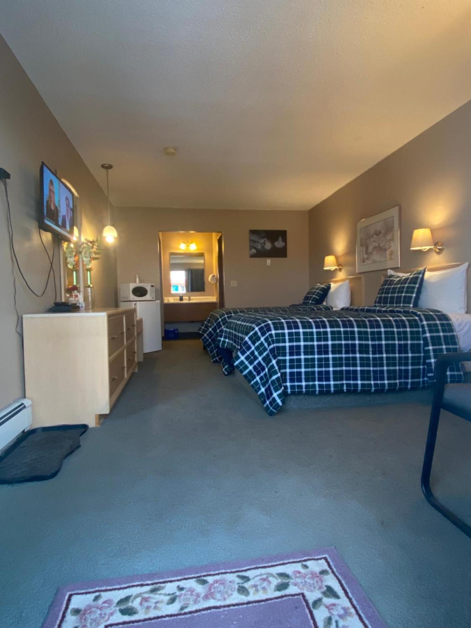 Ranchland Inn Nanton エクステリア 写真