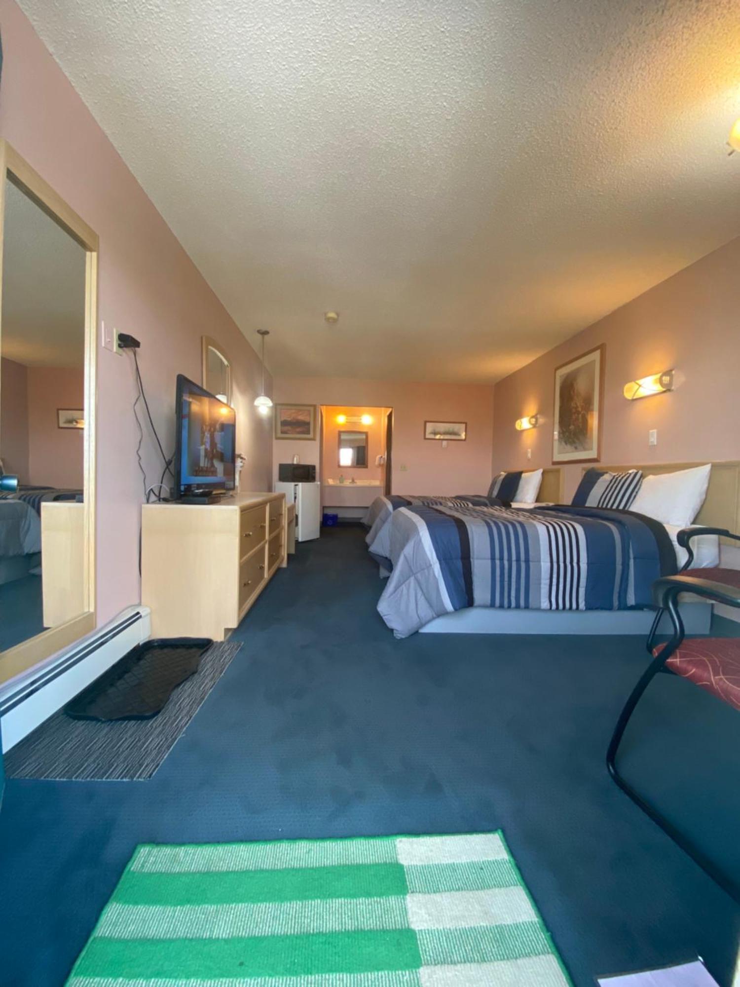 Ranchland Inn Nanton エクステリア 写真